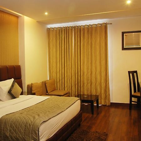 Hotel Deer Parkk New Delhi Exteriör bild