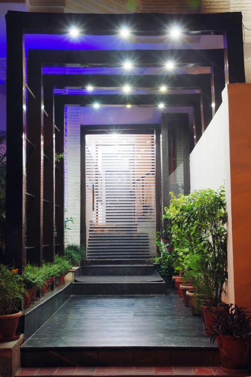 Hotel Deer Parkk New Delhi Exteriör bild