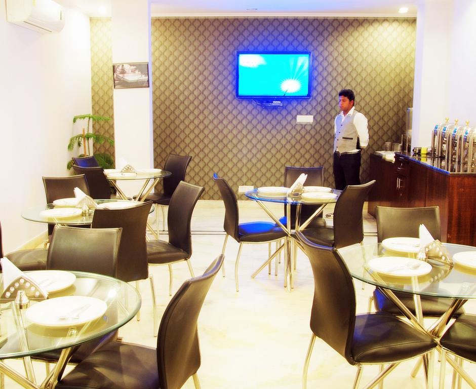 Hotel Deer Parkk New Delhi Exteriör bild