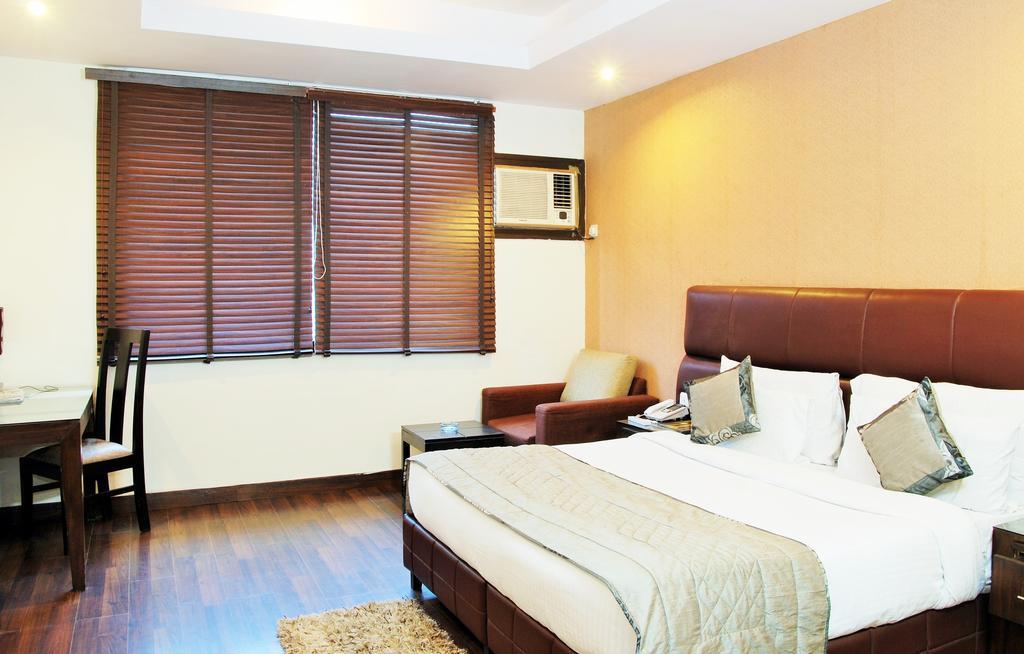 Hotel Deer Parkk New Delhi Exteriör bild