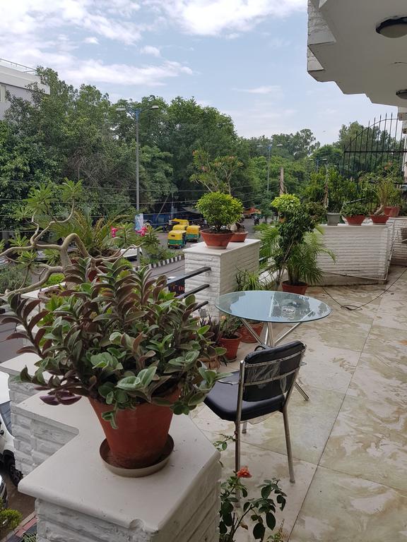 Hotel Deer Parkk New Delhi Exteriör bild