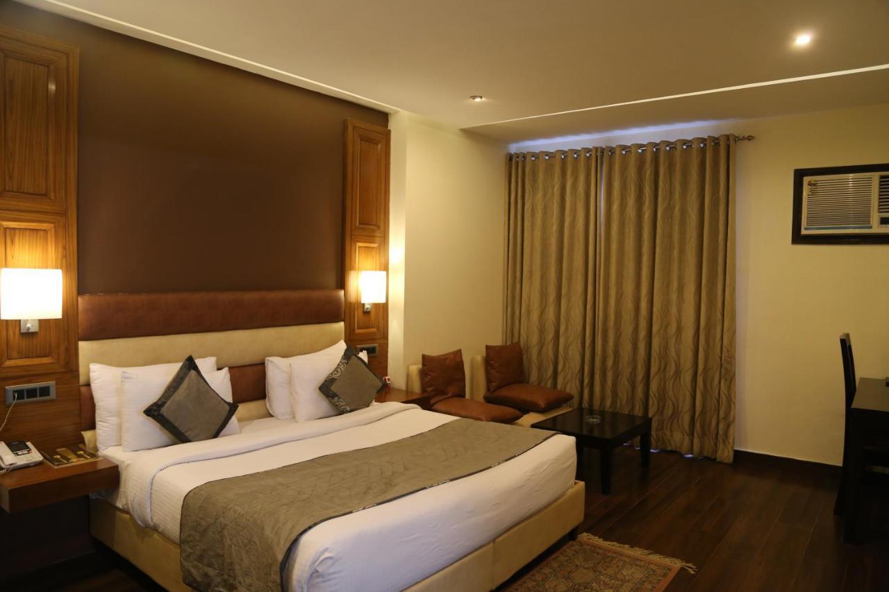Hotel Deer Parkk New Delhi Exteriör bild